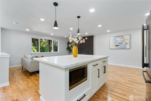 4327 184th Street SW, Lynnwood, WA 98037