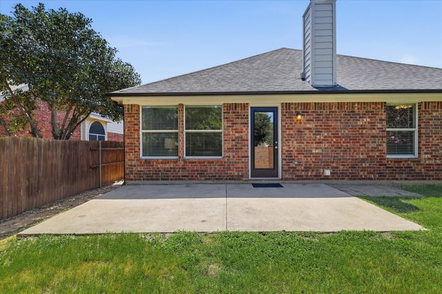 1204 Wentwood Drive, Corinth, TX 76210
