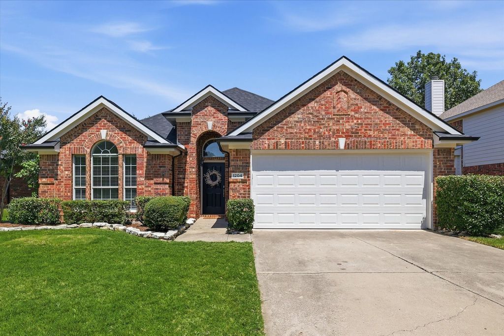 1204 Wentwood Drive, Corinth, TX 76210
