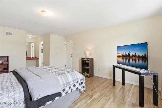 1012 Sheila Drive, Toms River, NJ 08753