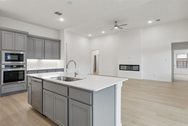 560 Moonrise Street, Waxahachie, TX 75165