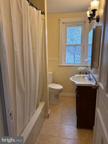 18 CHURCH ST, Willow Grove, PA 19090