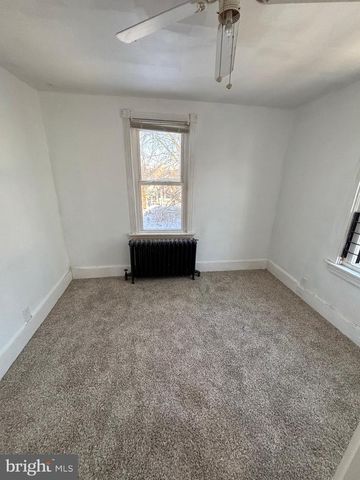 18 CHURCH ST, Willow Grove, PA 19090