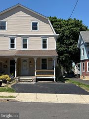 18 CHURCH ST, Willow Grove, PA 19090