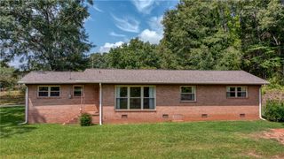 100 Henry Avenue, Seneca, SC 29678