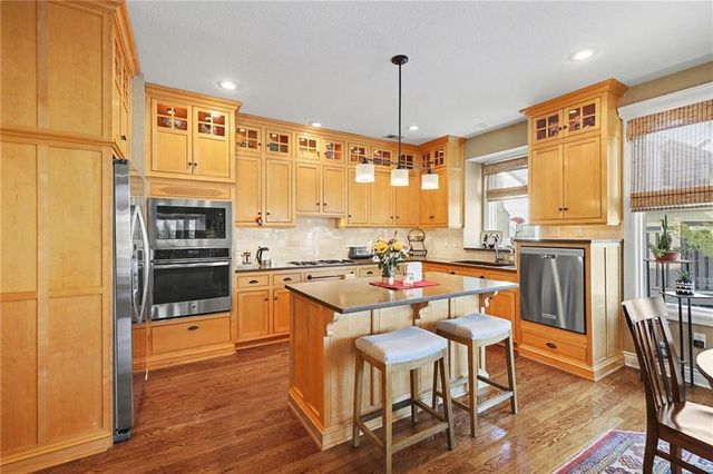 15605 Pawnee Street, Overland Park, KS 66224