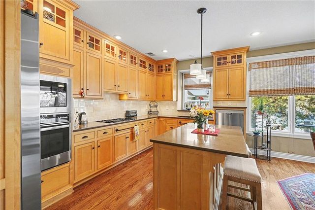 15605 Pawnee Street, Overland Park, KS 66224