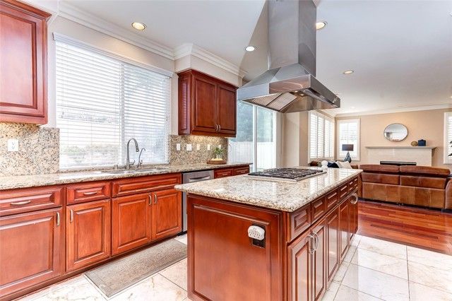 16 Sovente, Irvine, CA 92606