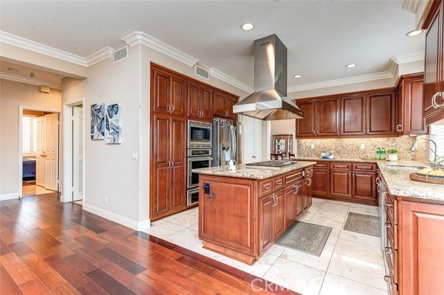 16 Sovente, Irvine, CA 92606