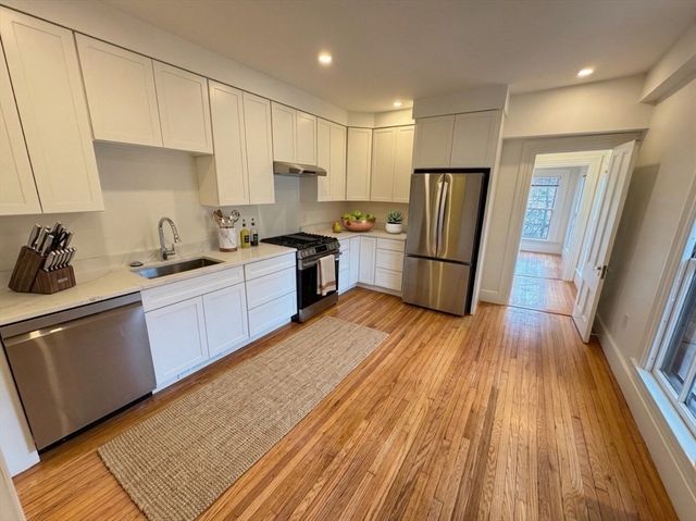 23 Avon St 2, Cambridge, MA 02138