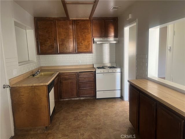 44302 Kirkland Avenue, Lancaster, CA 93535