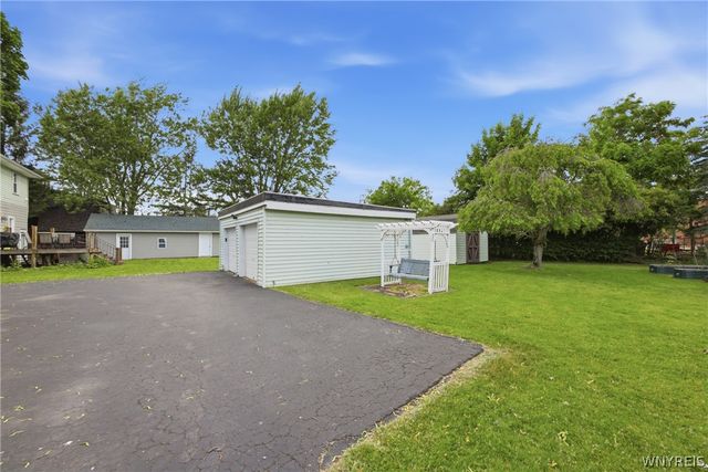 2535 River Road, Wheatfield, NY 14304