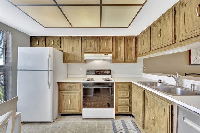 113 ISLAND WAY 241, Clearwater Beach, FL 33767