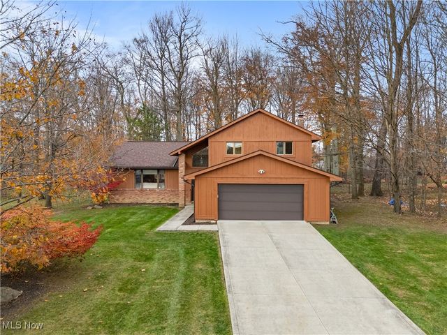 32651 N Burr Oak, Solon, OH 44139