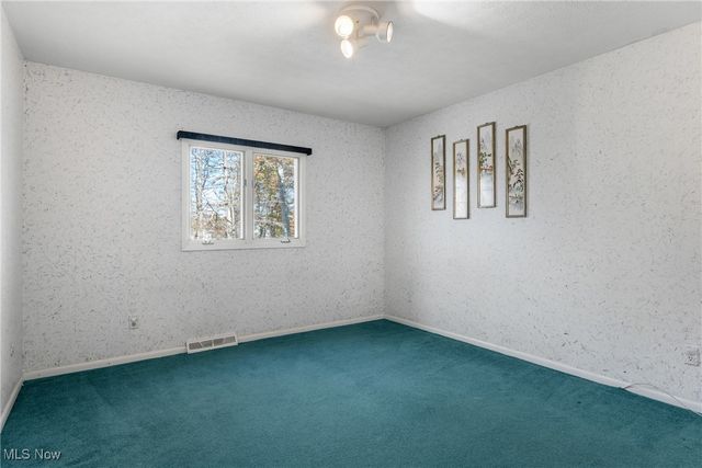 32651 N Burr Oak, Solon, OH 44139