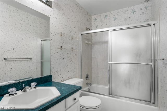 32651 N Burr Oak, Solon, OH 44139