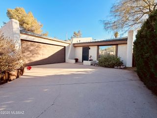 2871 W Saint Tropaz Avenue, Tucson, AZ 85713