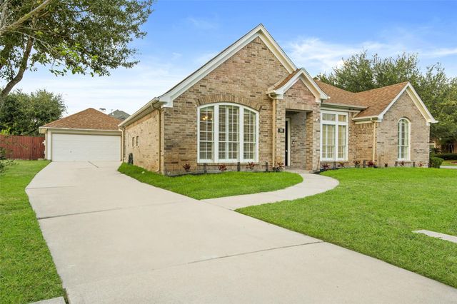 30 Crestview Trail, Houston, TX 77082