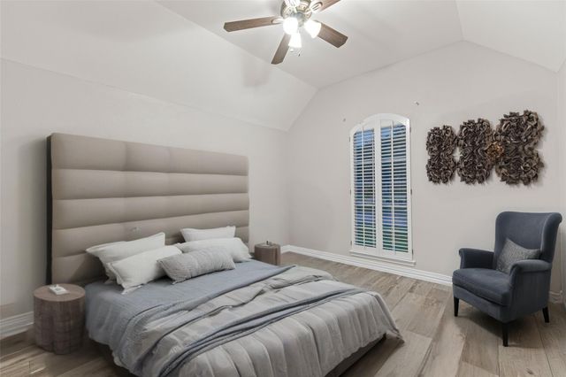 30 Crestview Trail, Houston, TX 77082