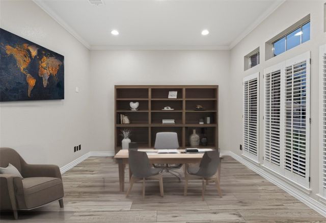 30 Crestview Trail, Houston, TX 77082