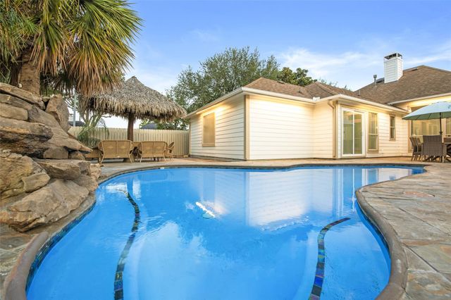 30 Crestview Trail, Houston, TX 77082