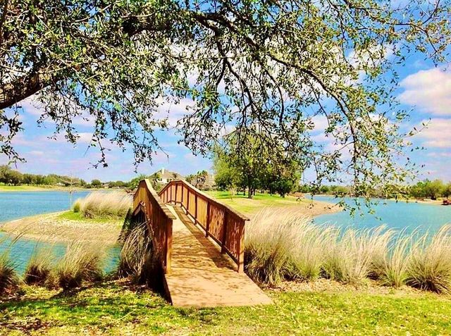 30 Crestview Trail, Houston, TX 77082