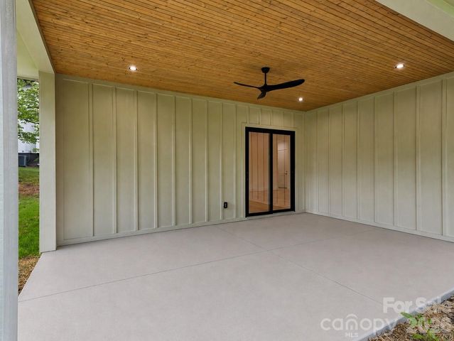 25 Copper Mill Court, Candler, NC 28715