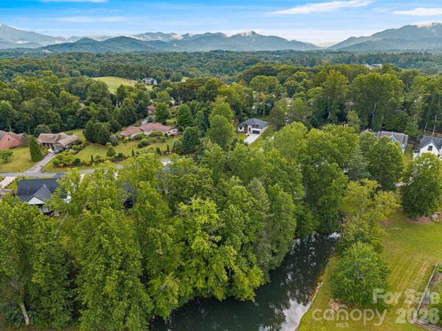 25 Copper Mill Court, Candler, NC 28715