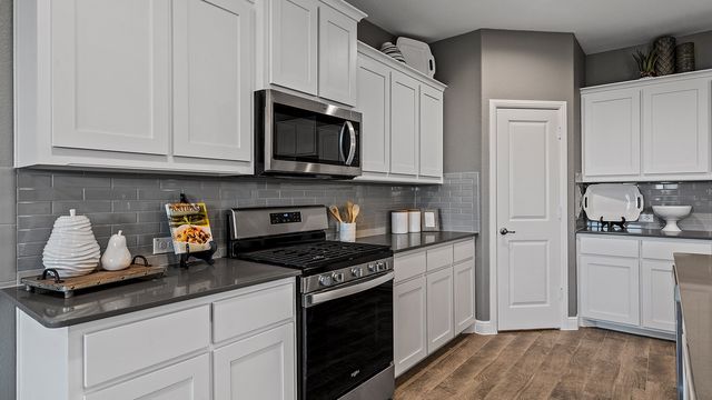 1221 BELTWAY BELTWAY Lane, Granbury, TX 76048