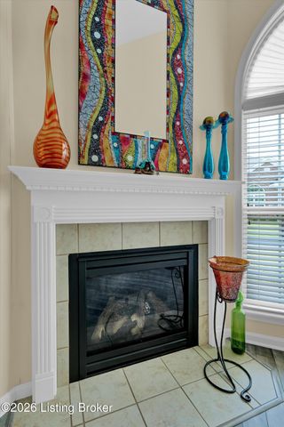 6319 Rivers End Dr, Louisville, KY 40258