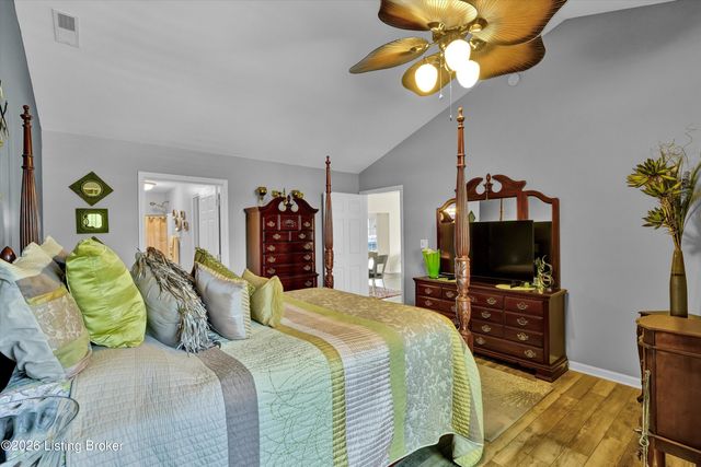 6319 Rivers End Dr, Louisville, KY 40258