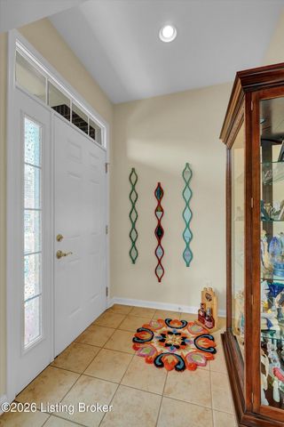 6319 Rivers End Dr, Louisville, KY 40258