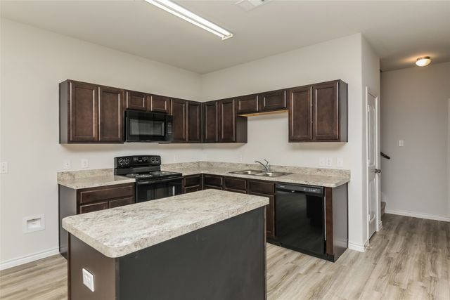 1203 Mallard Cove, Ennis, TX 75119