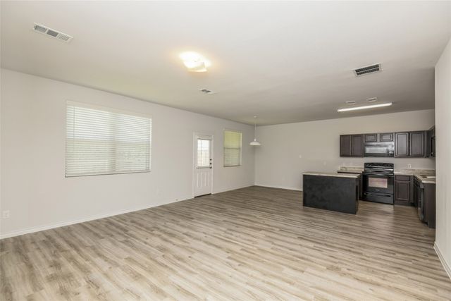 1203 Mallard Cove, Ennis, TX 75119