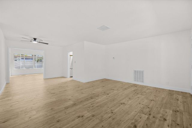 800 SE 13th Court, Deerfield Beach, FL 33441