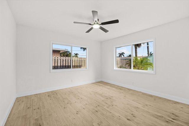 800 SE 13th Court, Deerfield Beach, FL 33441