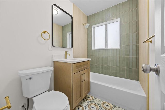 800 SE 13th Court, Deerfield Beach, FL 33441