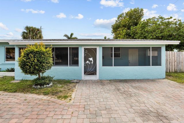 800 SE 13th Court, Deerfield Beach, FL 33441