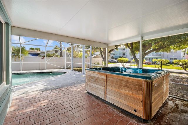 800 SE 13th Court, Deerfield Beach, FL 33441