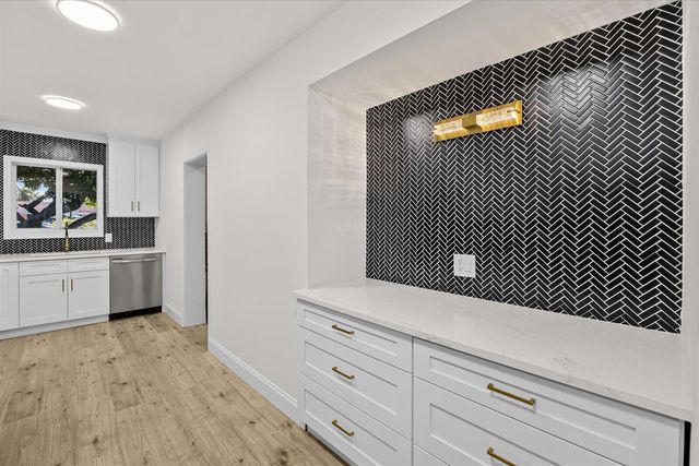 800 SE 13th Court, Deerfield Beach, FL 33441