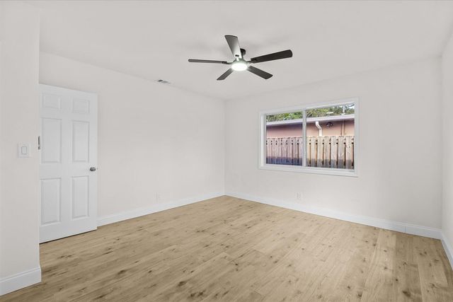 800 SE 13th Court, Deerfield Beach, FL 33441