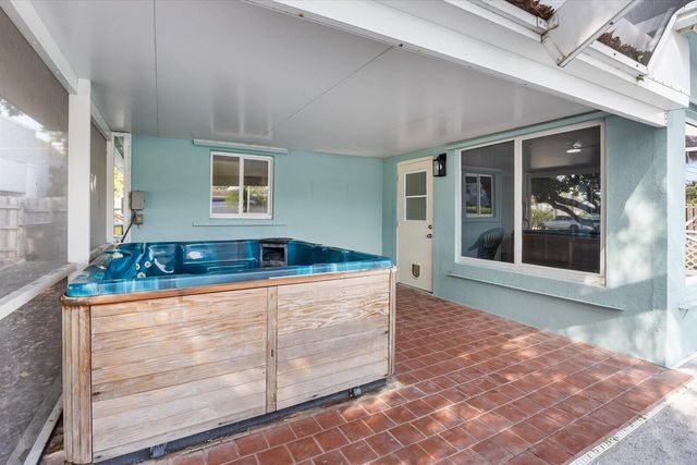 800 SE 13th Court, Deerfield Beach, FL 33441