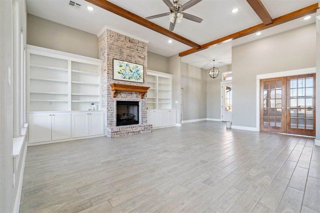 4211 Crest Lane, Elgin, OK 73538