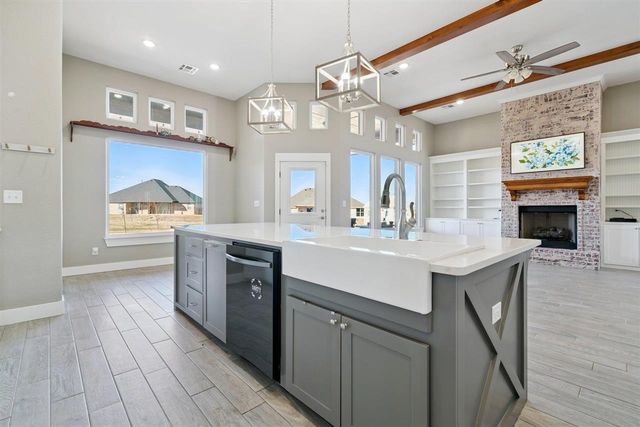 4211 Crest Lane, Elgin, OK 73538