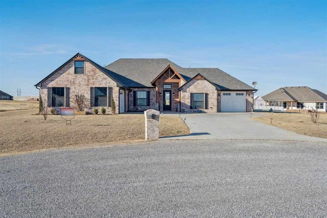 4211 Crest Lane, Elgin, OK 73538