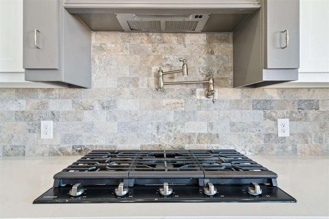 4211 Crest Lane, Elgin, OK 73538