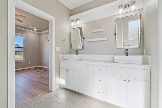 4211 Crest Lane, Elgin, OK 73538