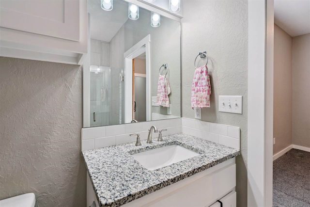 4211 Crest Lane, Elgin, OK 73538