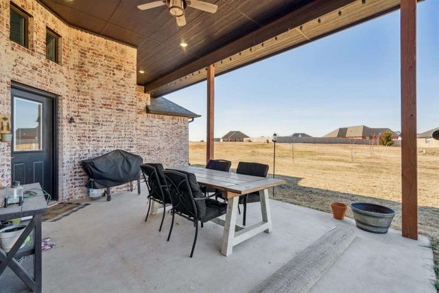 4211 Crest Lane, Elgin, OK 73538