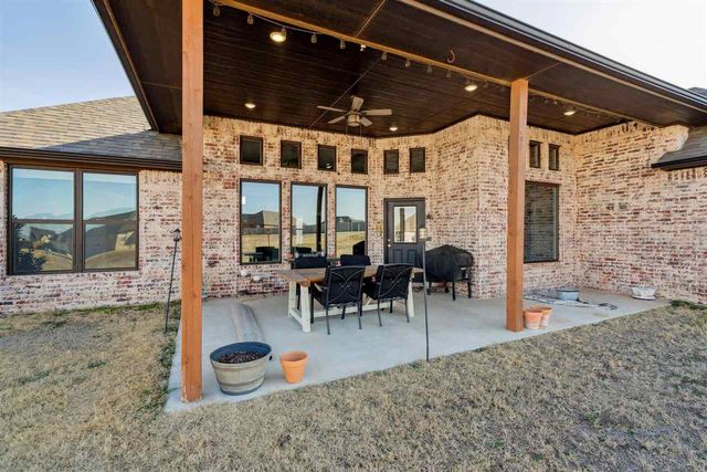 4211 Crest Lane, Elgin, OK 73538
